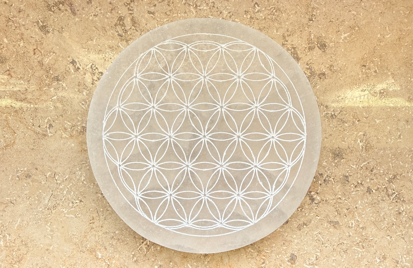 Runde Selenitplatte "Blume des Lebens"